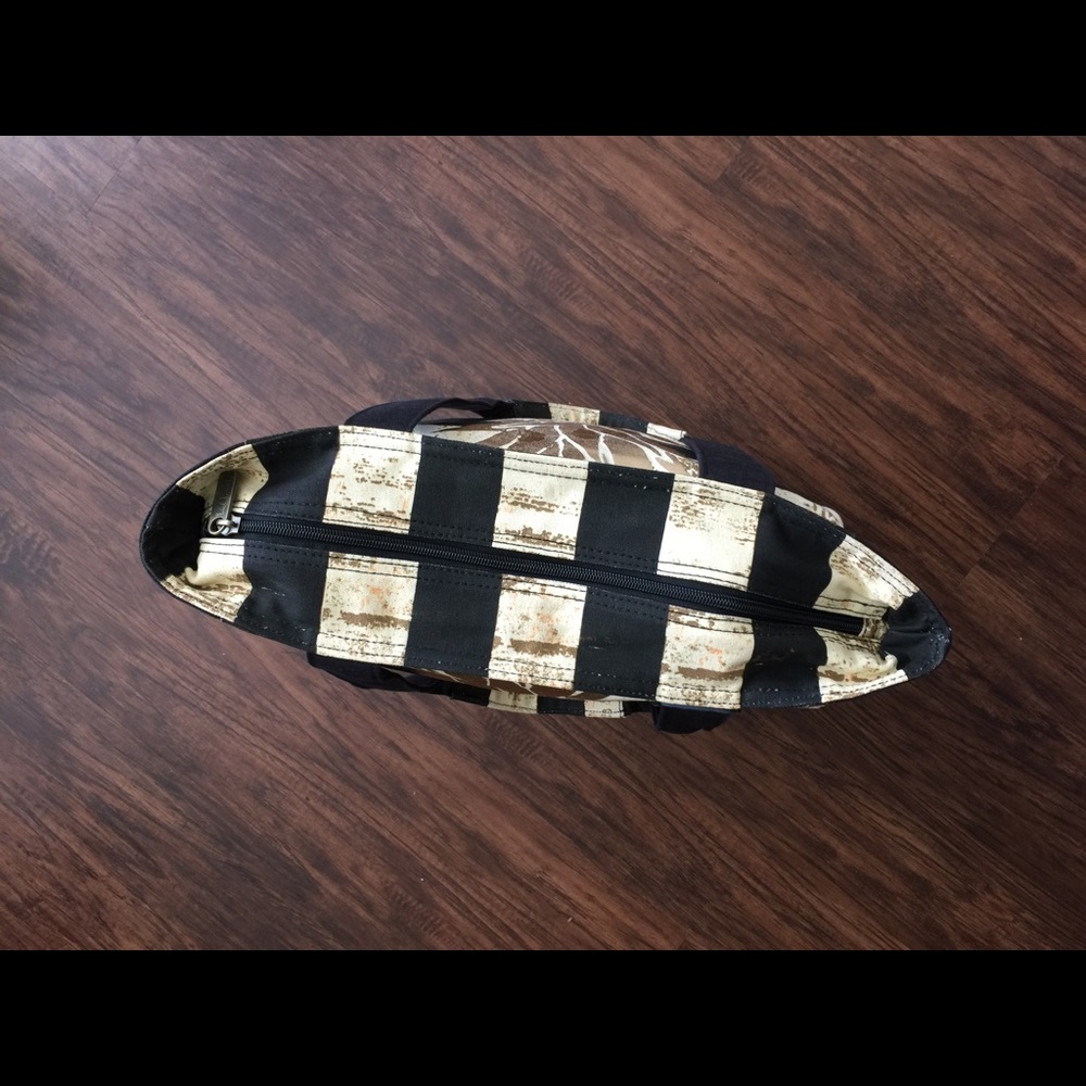 NEW Gold Coast N/S Shoulder Tote - Picture 8 of 8